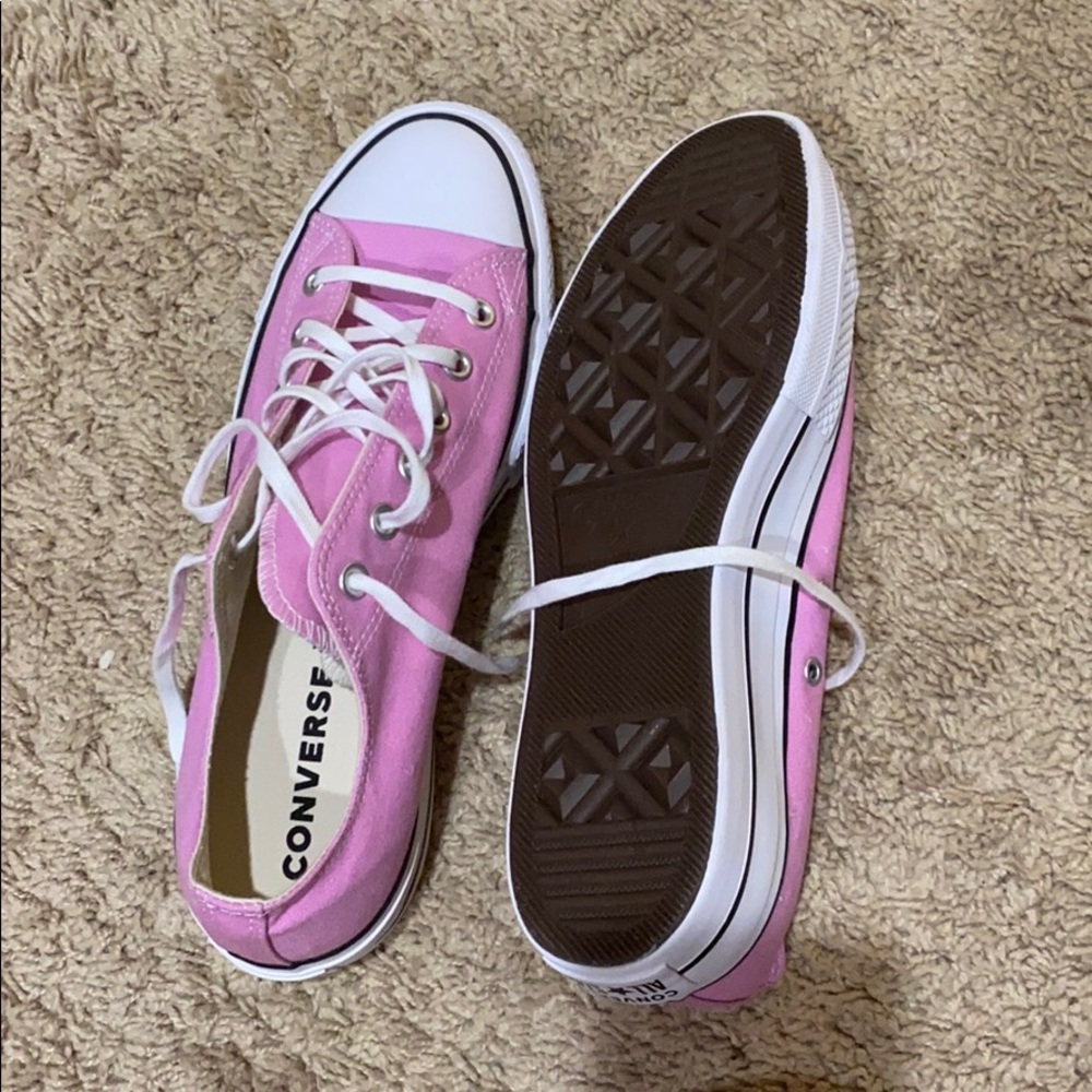 Bubblegum pink converse
